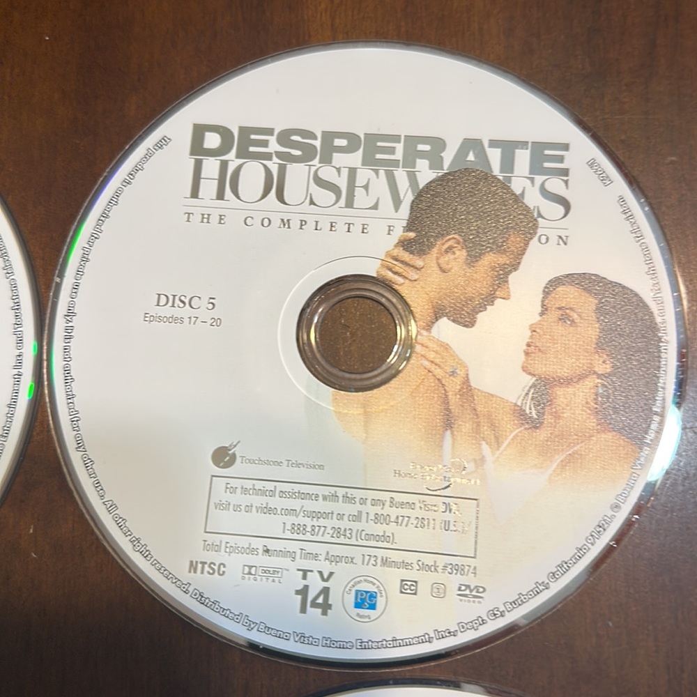 DVD: Desperate House Wife’s - Picture 4 of 11